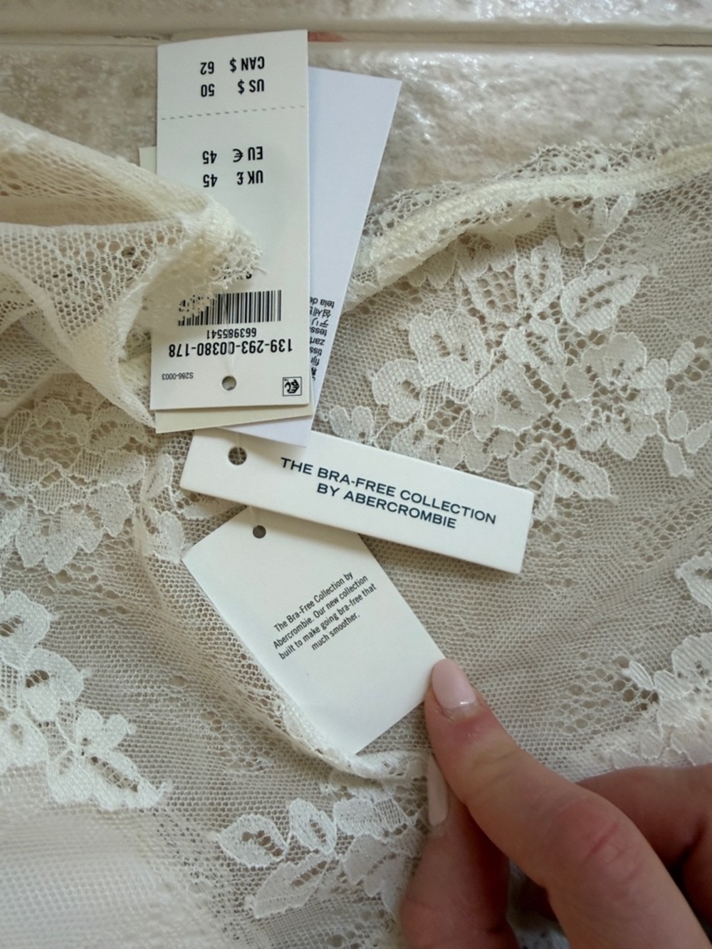 A&F Zoe Bra Free Long-sleeve lace top - Picture 5 of 5